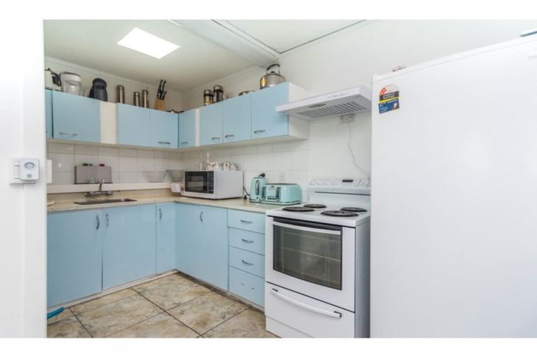 Photo of property in 10/80 Bruce Mclaren Road, Henderson, Auckland, 0612