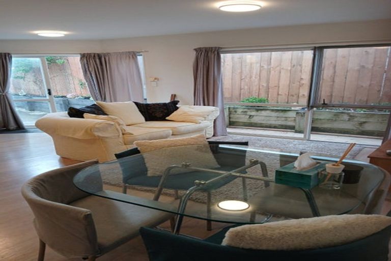 Photo of property in 8a Law Street, Torbay, Auckland, 0630