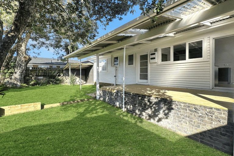 Photo of property in 11 Rowan Terrace, Te Atatu South, Auckland, 0610