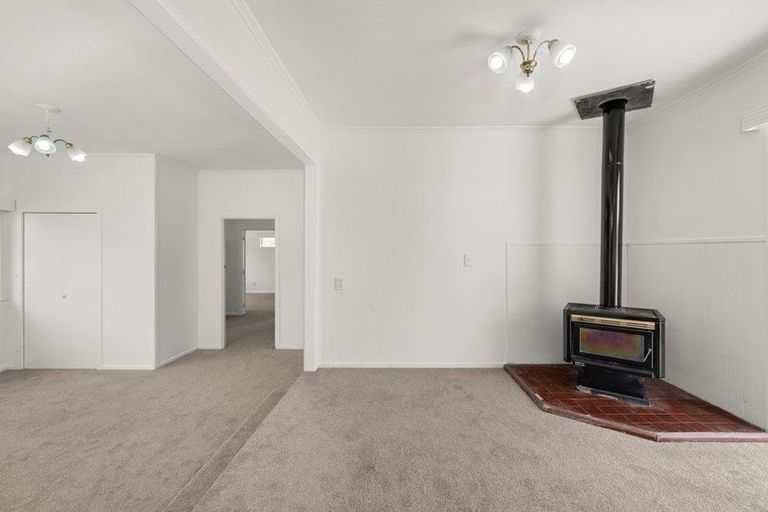 Photo of property in 38 Farrand Road, Kumeu, 0891