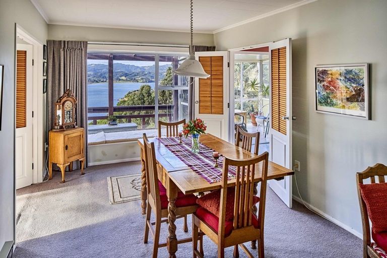 Photo of property in 105 Kahu Road, Paremata, Porirua, 5024