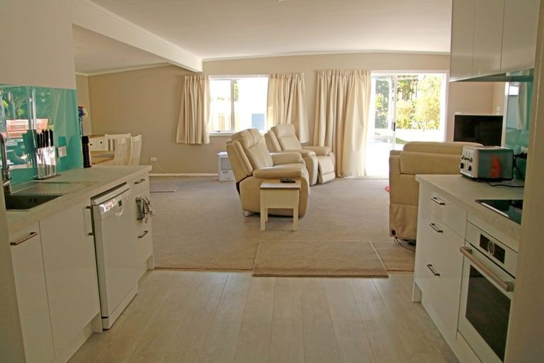 Photo of property in 10 Seaview Road, Herbertville, Dannevirke, 4970