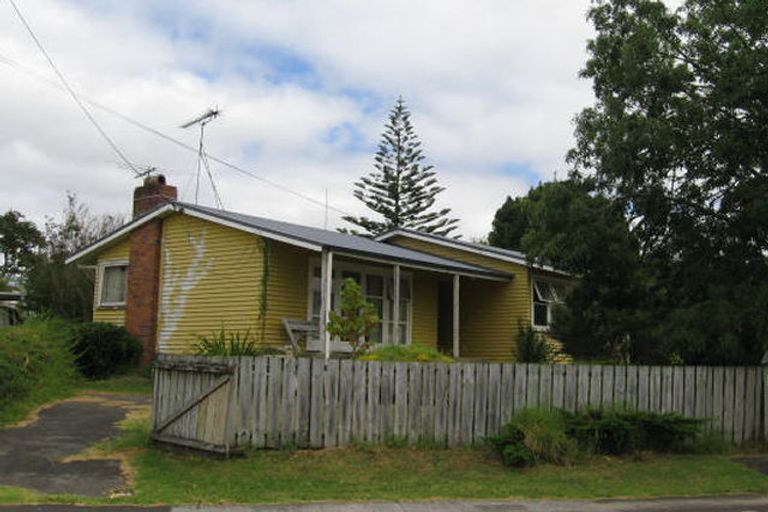 Photo of property in 4 Chippendale Crescent, Birkdale, Auckland, 0626