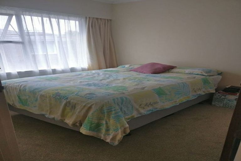 Photo of property in 2/27 Kerswill Place, Pakuranga, Auckland, 2010