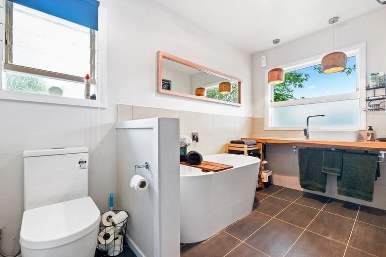 Photo of property in 15 Matthews Crescent, Melville, Hamilton, 3206