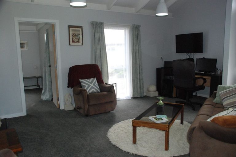 Photo of property in 196 Seaview Road, Westown, New Plymouth, 4310