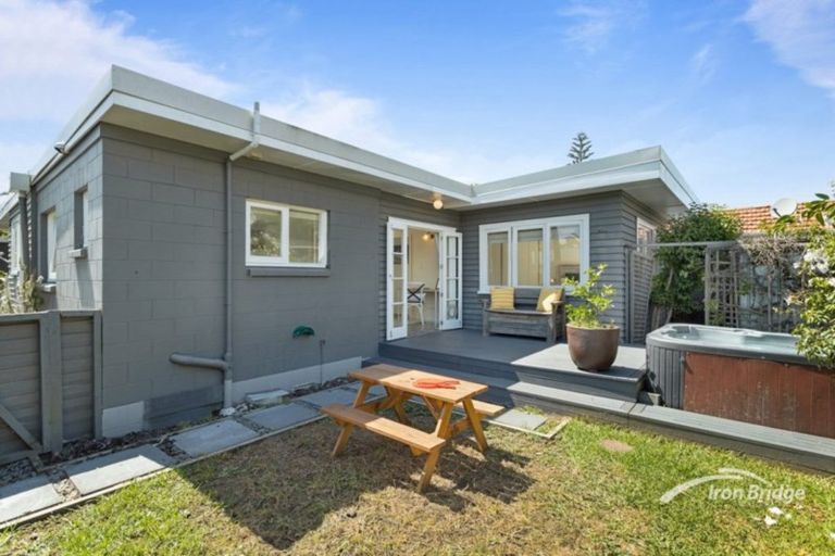 Photo of property in 1/105 Nile Road, Milford, Auckland, 0620