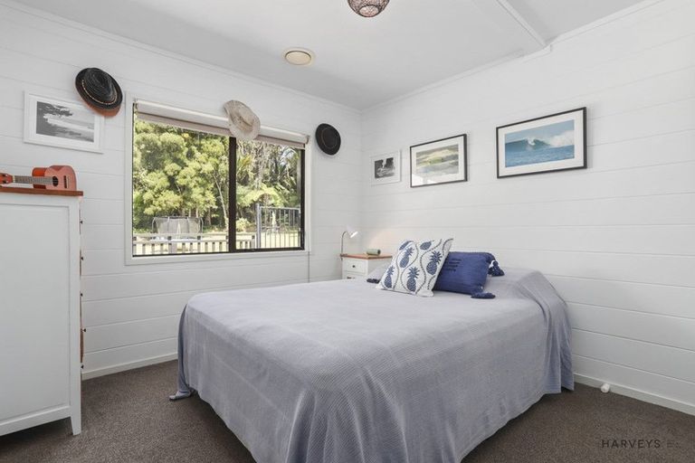 Photo of property in 12 Rimu Road, Oratia, Auckland, 0604