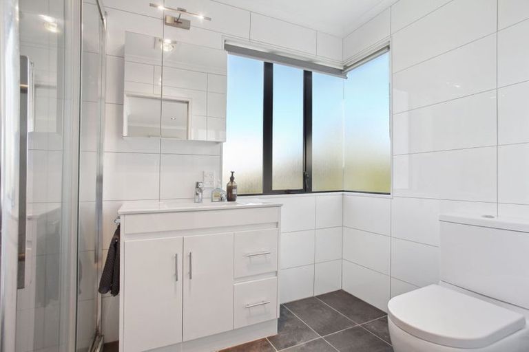 Photo of property in 21 Waller Avenue, Bucklands Beach, Auckland, 2012