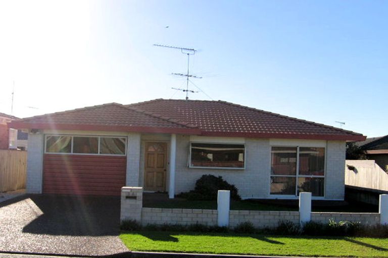 Photo of property in 3b Edward Avenue, Orewa, 0931