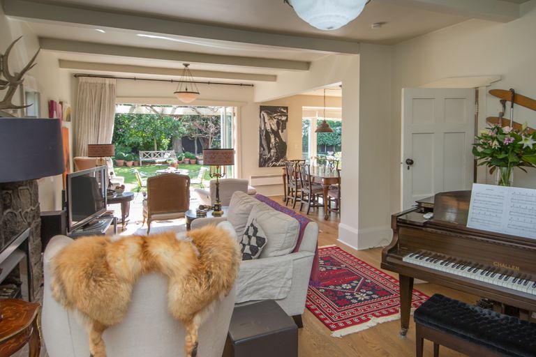 Photo of property in 166 Fendalton Road, Fendalton, Christchurch, 8052