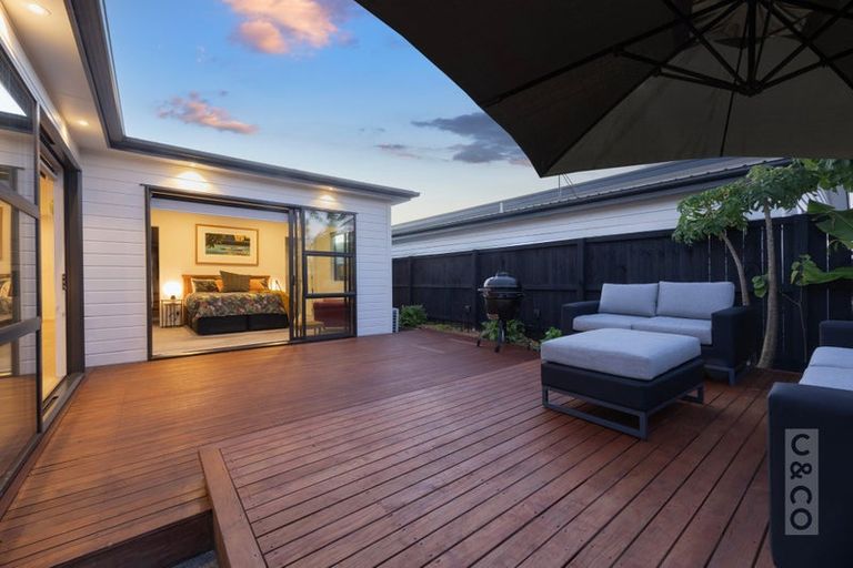 Photo of property in 29 Lumbarda Drive, Kumeu, 0810