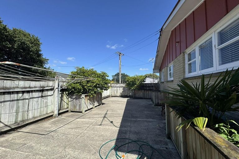 Photo of property in 1/54 Martin Street, Wallaceville, Upper Hutt, 5018