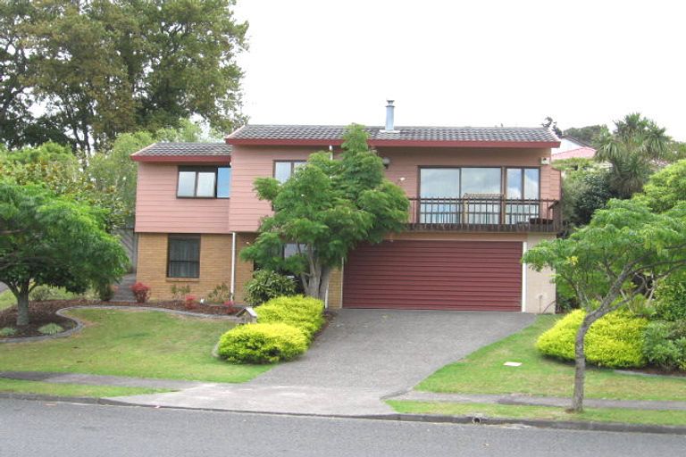 Photo of property in 122 West Harbour Drive, West Harbour, Auckland, 0618