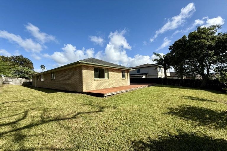 Photo of property in 48 Ruze Vida Drive, Massey, Auckland, 0614
