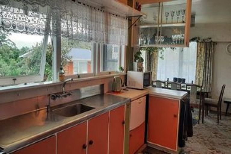 Photo of property in 10 Cardiff Street, Pukekohe, 2120