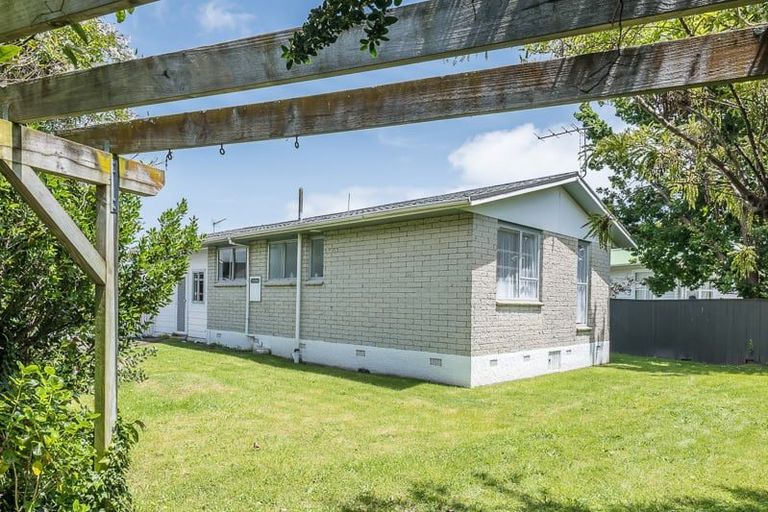Photo of property in 52a Kapiti Road, Paraparaumu, 5032