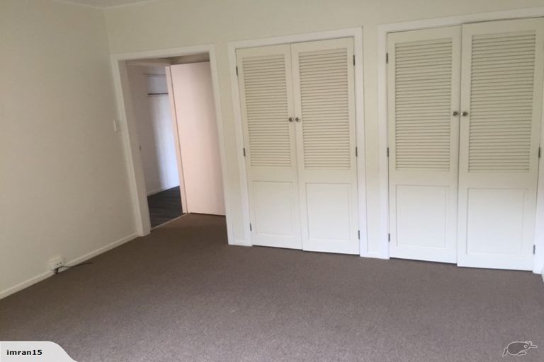 Photo of property in 132 Parkvale Road, Karori, Wellington, 6012