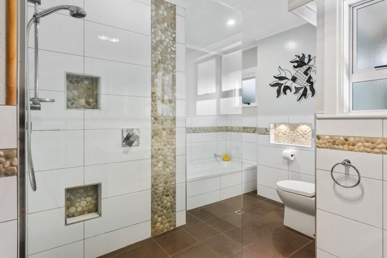 Photo of property in 2 Emily Street, Riverdale, Gisborne, 4010