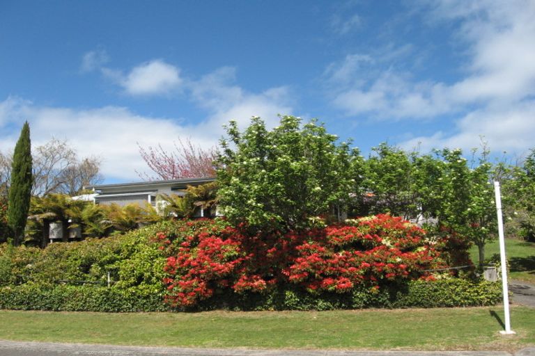 Photo of property in 2 Scenic Heights, Acacia Bay, Taupo, 3330
