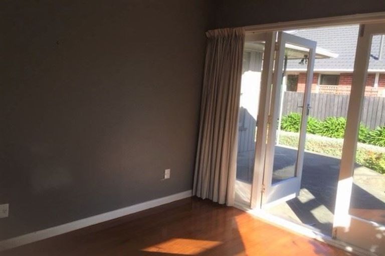 Photo of property in 9 Burnside Crescent, Burnside, Christchurch, 8053