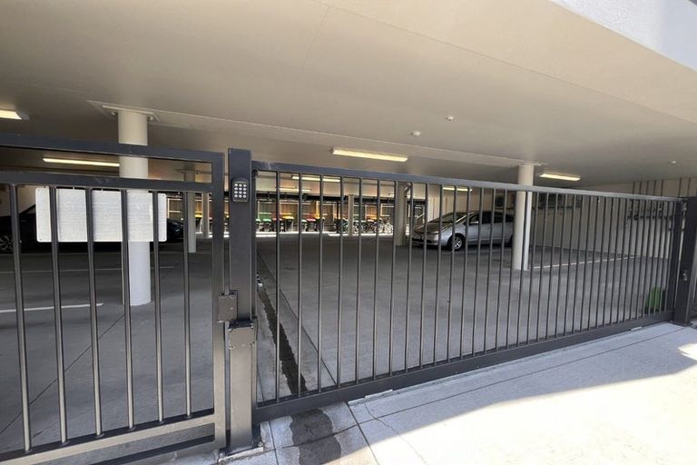 Photo of property in 2/1g Hewitts Road, Merivale, Christchurch, 8014