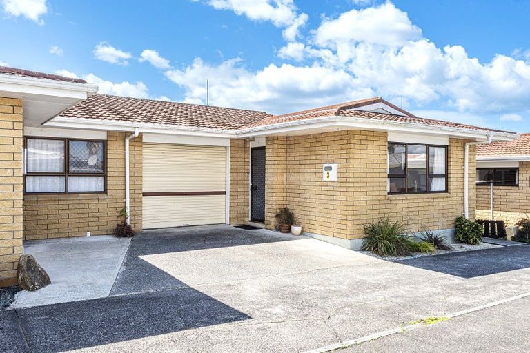 Photo of property in 11 Third Avenue, Avenues, Whangarei, 0110