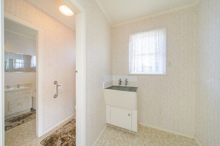 Photo of property in 7 College Street, Awapuni, Palmerston North, 4412