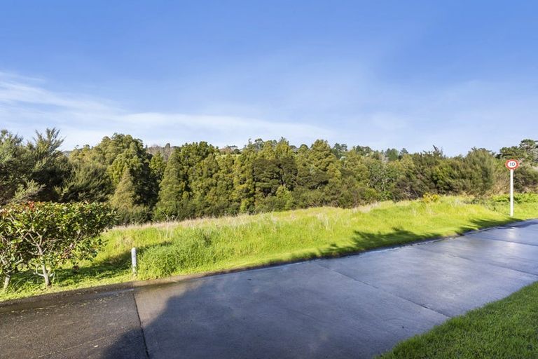 Photo of property in 88 Vaughans Road, Long Bay, Auckland, 0792