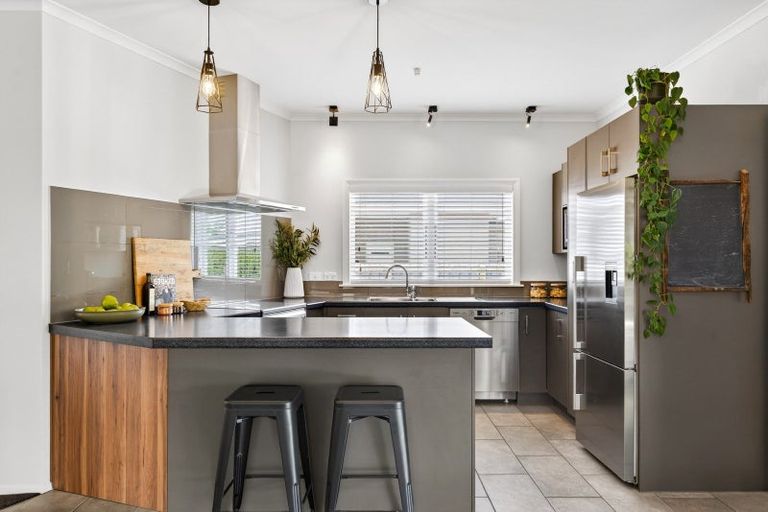 Photo of property in 913 Lawrence Street, Akina, Hastings, 4122