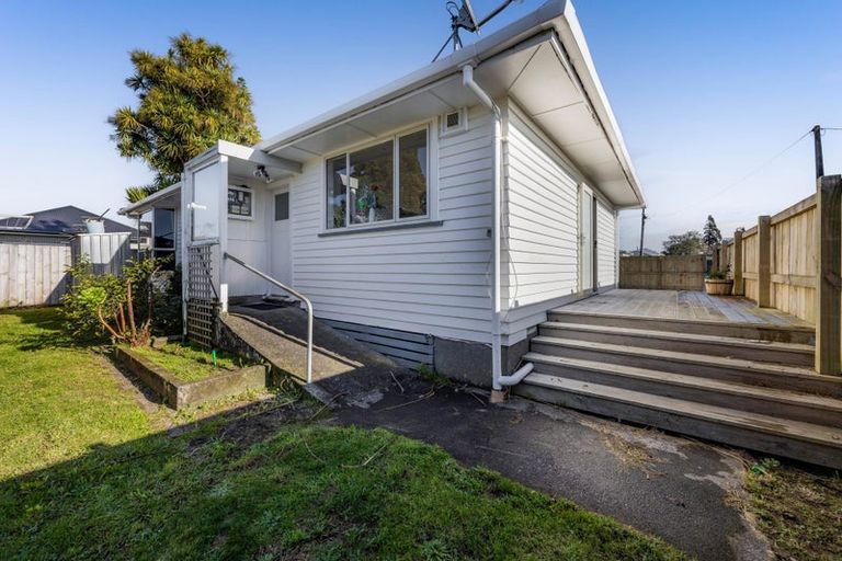 Photo of property in 35 Mahoe Street, Inglewood, 4330