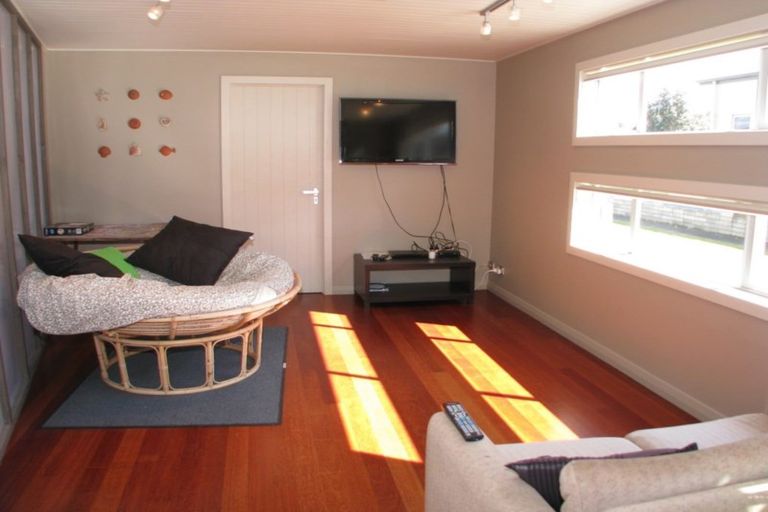 Photo of property in 160 Sands Crescent, Matarangi, Whitianga, 3592