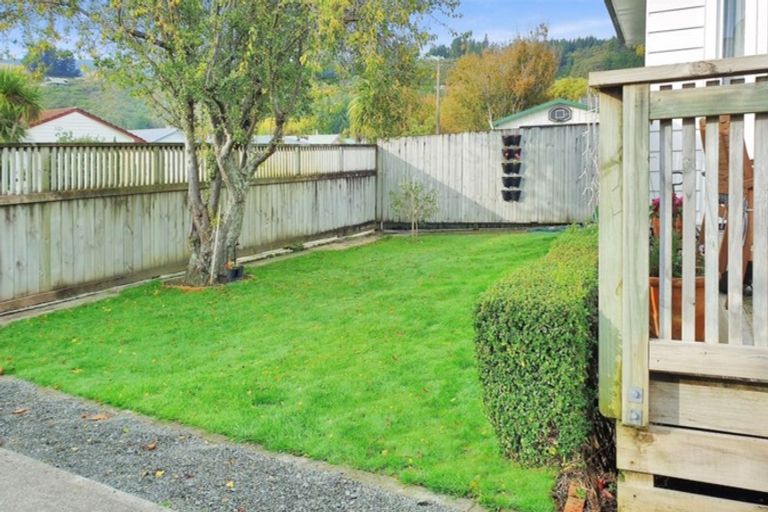 Photo of property in 51 Oregon Drive, Maoribank, Upper Hutt, 5018