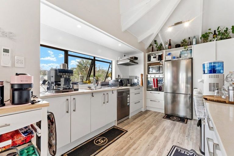 Photo of property in 4 Motuora Road, Manly, Whangaparaoa, 0930