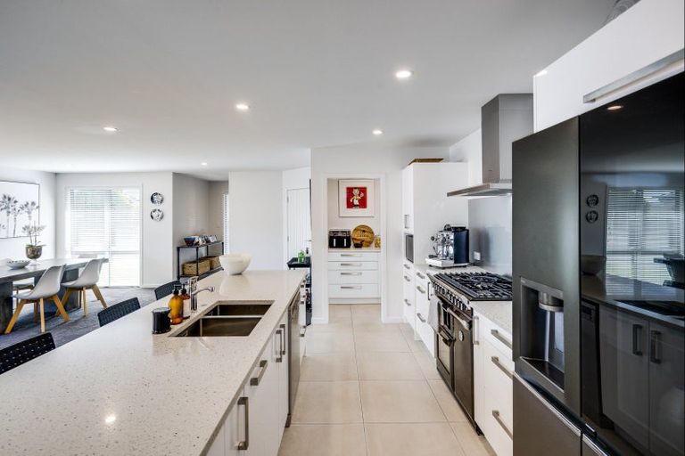 Photo of property in 9 Rakaia Way, Poraiti, Napier, 4112