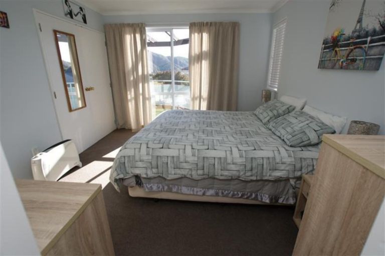 Photo of property in 1 Matai Place, Waikawa, Picton, 7220
