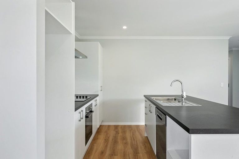 Photo of property in 6 Rotoiti Place, Paraparaumu, 5032