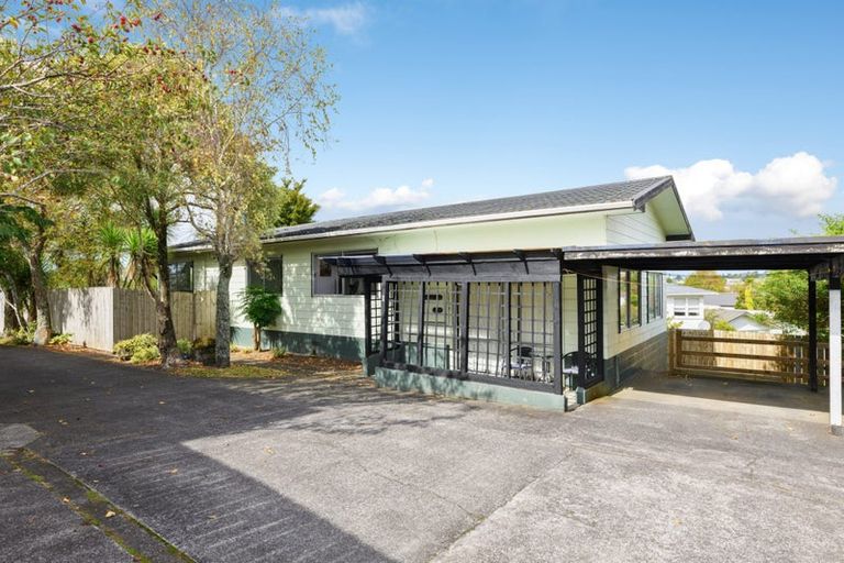 Photo of property in 1/62 Rua Road, Glen Eden, Auckland, 0602
