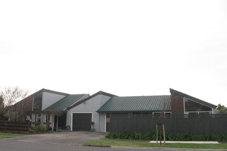 Photo of property in 6 Corwen Place, Mayfair, Hastings, 4122