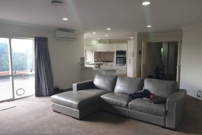 Photo of property in 10 Carniew Place, Dannemora, Auckland, 2016