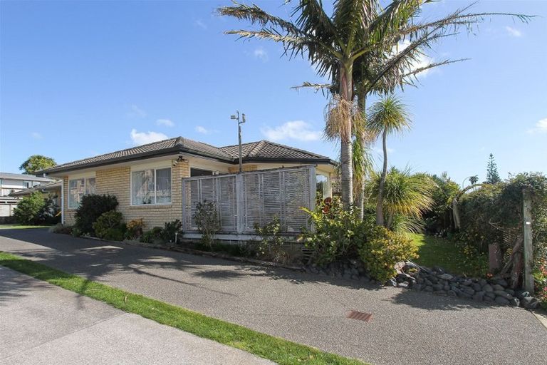 Photo of property in 46 Torkar Road, Clarks Beach, 2122