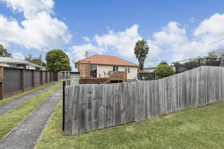 Photo of property in 10 Okoroire Street, Tirau, 3410