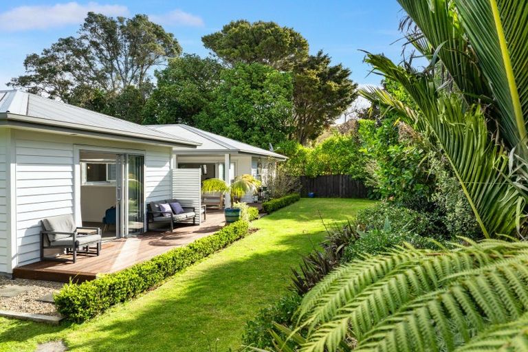 Photo of property in 5 Wrybill Way, Point Wells, Warkworth, 0986