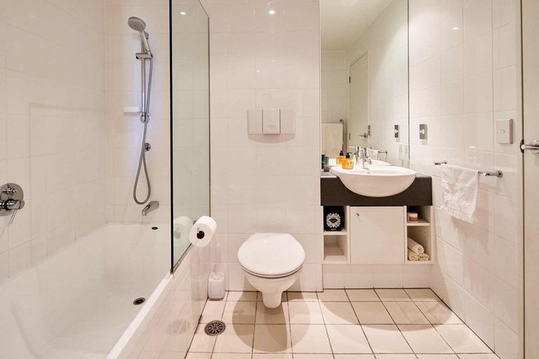 Photo of property in Sanctum Apartment, 10 Ebor Street, Te Aro, Wellington, 6011