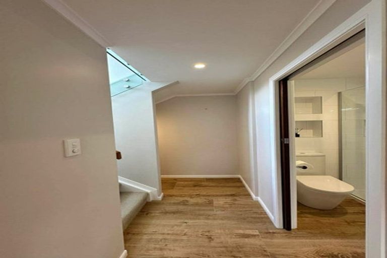 Photo of property in 98 Coronation Road, Hillcrest, Auckland, 0627