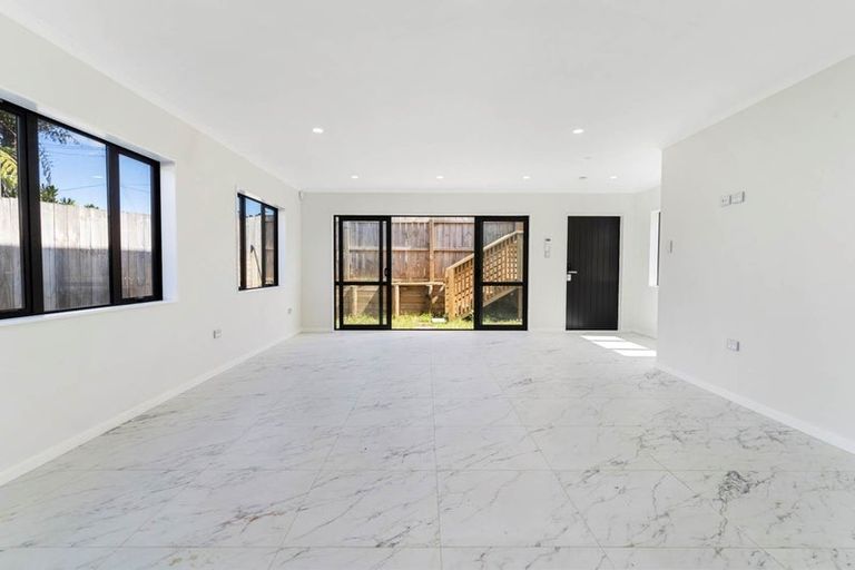 Photo of property in 19a Cornwall Road, Lyttelton, 8082