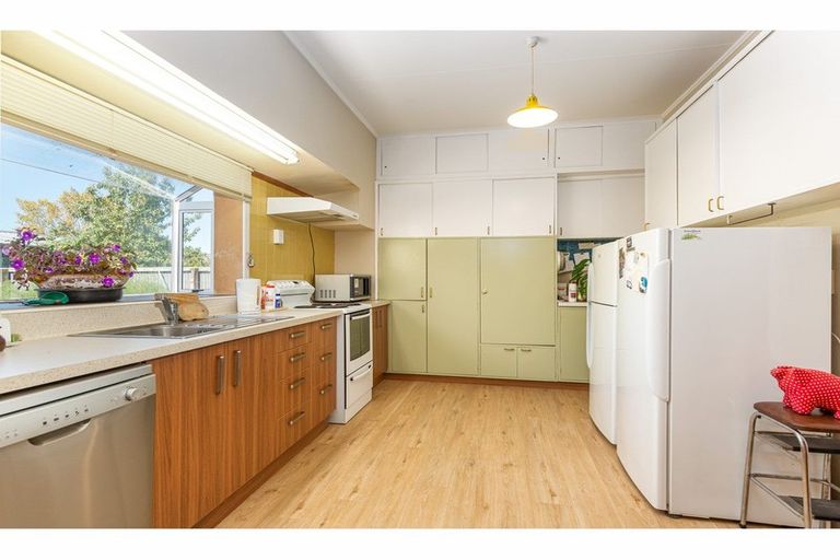 Photo of property in 40 Stapletons Road, Richmond, Christchurch, 8013