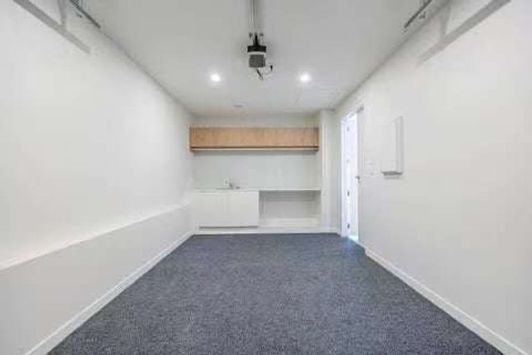 Photo of property in 53 Taukahiwi Road, Pukekohe, 2120