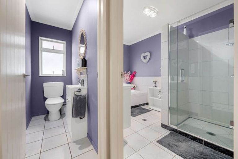 Photo of property in 76 Saint James Drive, Huntington, Hamilton, 3210