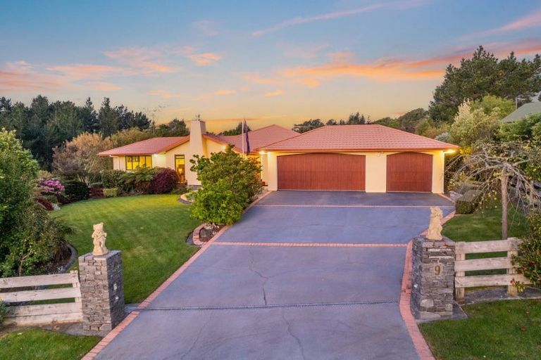 Photo of property in 9 Marua Palm Grove, Timberlea, Upper Hutt, 5018